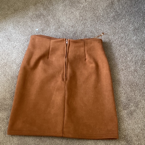 Windsor faux suede skirt - Picture 2 of 5